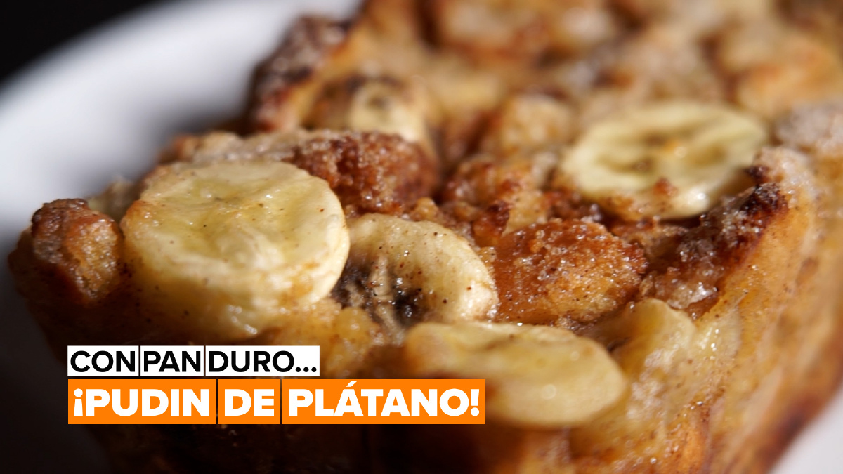 Dale salida a todo ese pan que te sobra ¡y haz un pudin de plátano!