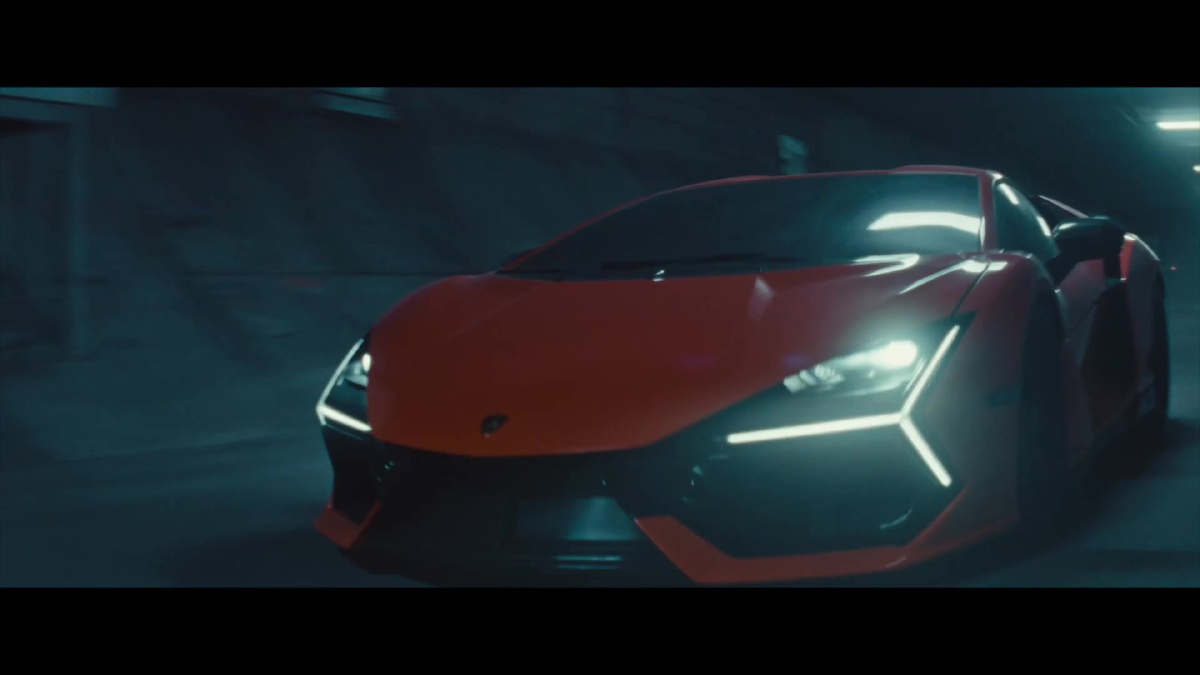 Lamborghini Revuelto - el primer superdeportivo híbrido V12 HPEV