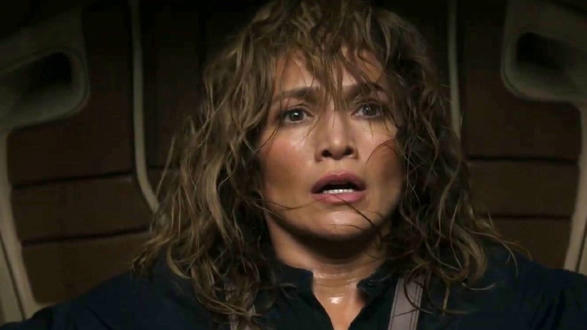 Atlas: Jennifer Lopez Luchando Contra Soldados IA (Latin America Market)